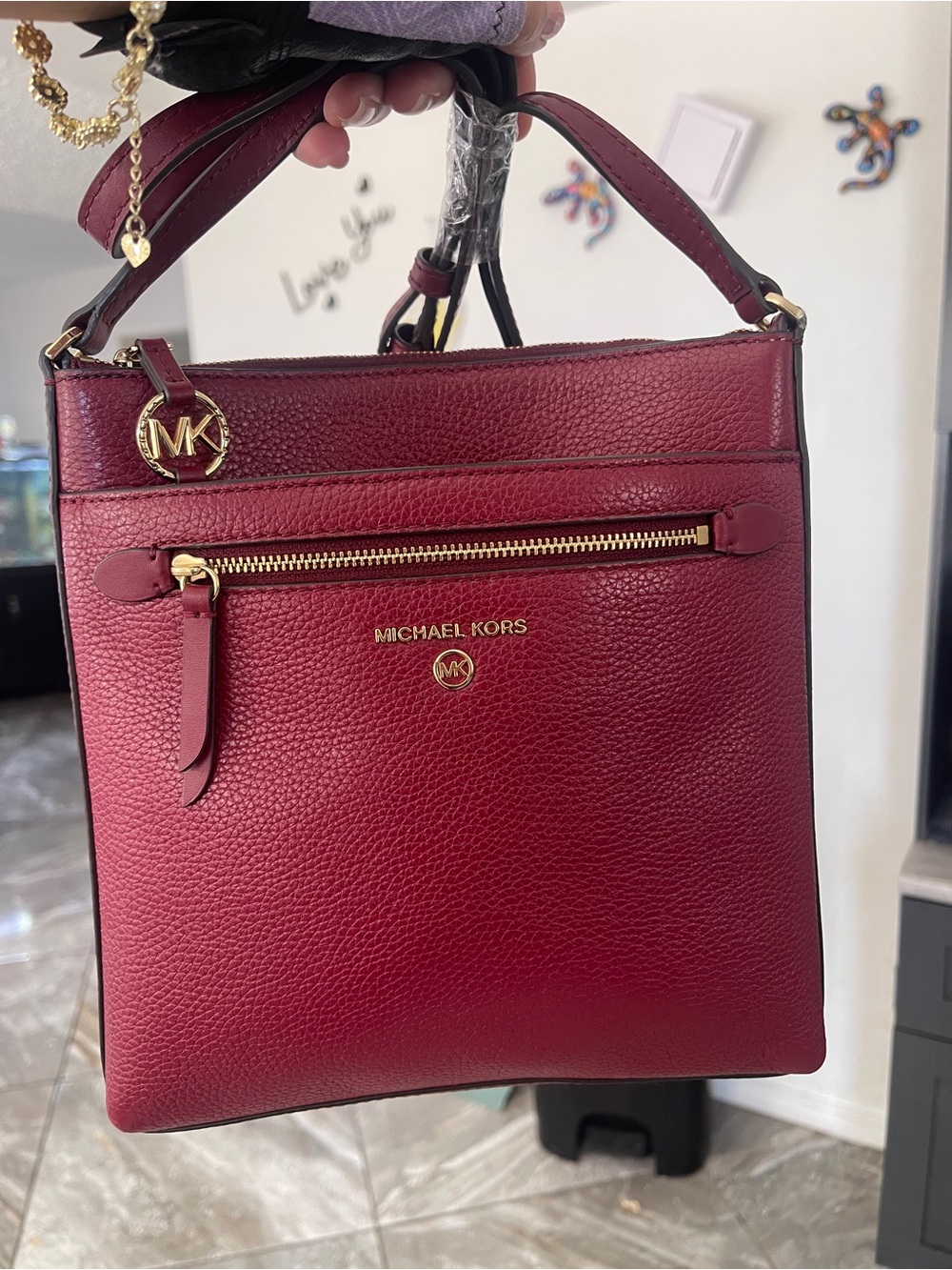 Beautiful Michael Kors Women's Bungury Leather Crossbody Bag - Picture 7 of 8